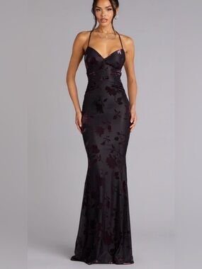Windsor Danica Lace-Up Mermaid Formal Dress In Burgundy.